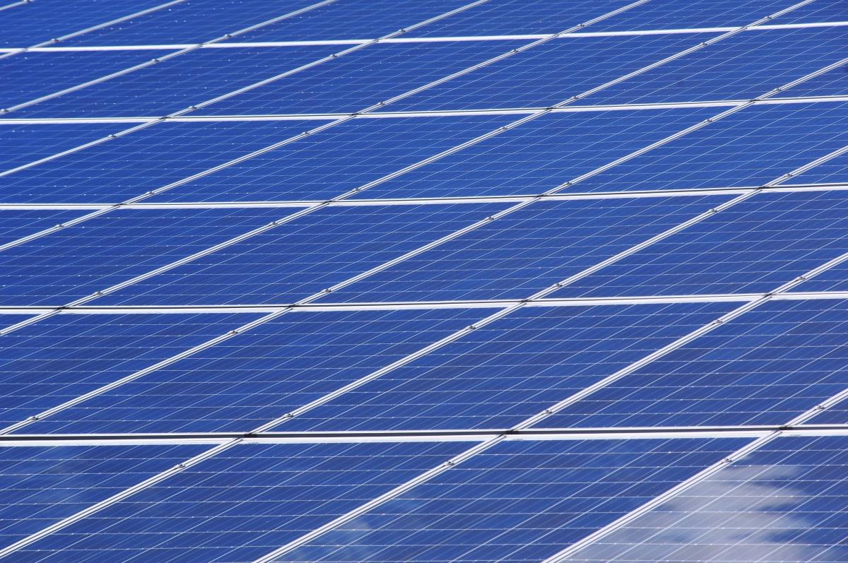 Zonnepanelen in combinatie met infraroodverwarming.